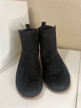 Wonder Nation Girls Black Faux Suede Chelsea Ankle Boots Size 6 Zip Up